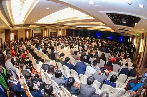 繼續(xù)教育轉(zhuǎn)型升級(jí)亟待打好“組合拳”——國(guó)家教育咨詢委員會(huì)委員季明明在大會(huì)專刊發(fā)表專題論述